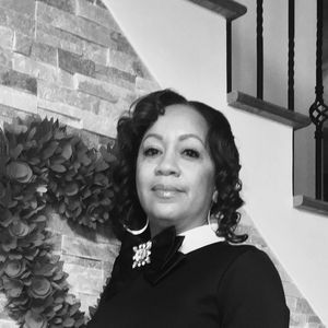 Meet your Posher, Yolanda